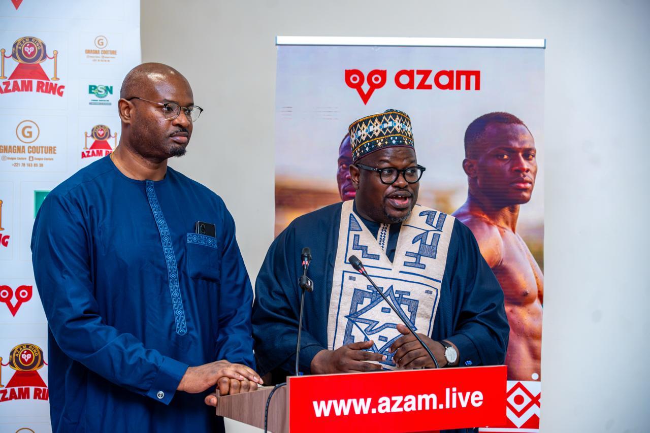 Échanges sur le podium de la cérémonie AZAM RING